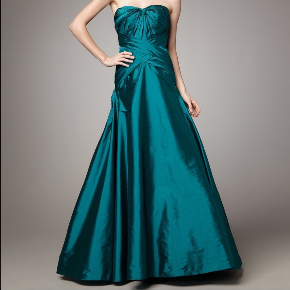 MONIQUE LHUILLIER Taffeta Trumpet Dress Sz 6 Emerald Green MSRP  $2990